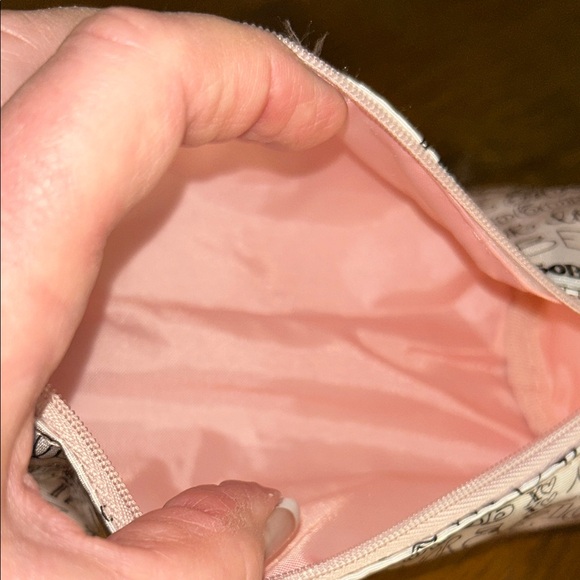 Mary Kay Love Your Skin Pink and White Cosmetic Bag - Picture 4 of 4